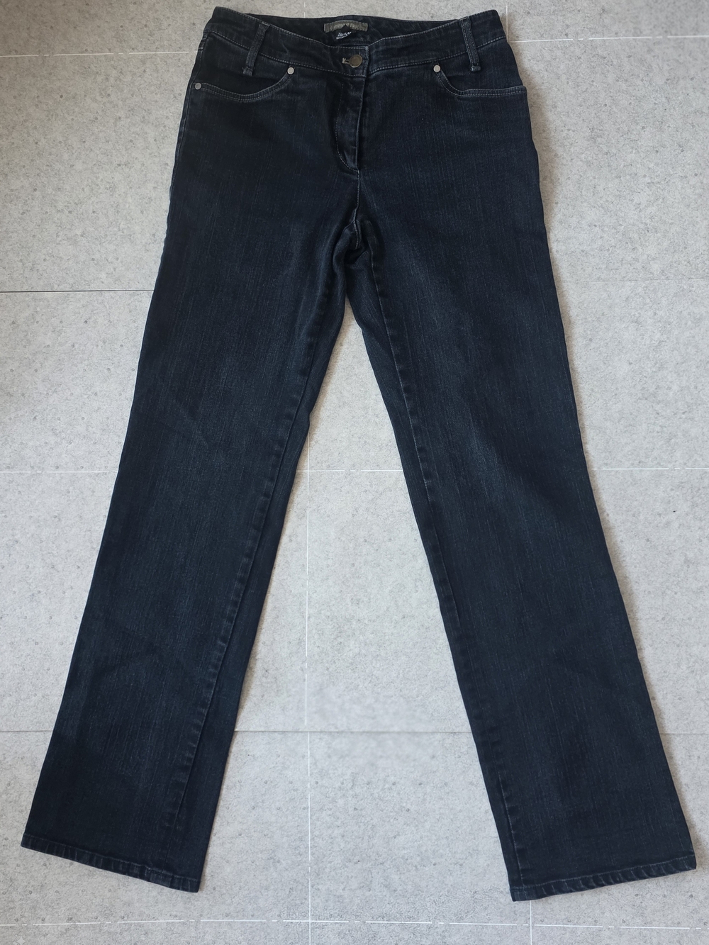 Women's Straight-Leg Dark Indigo Jeans